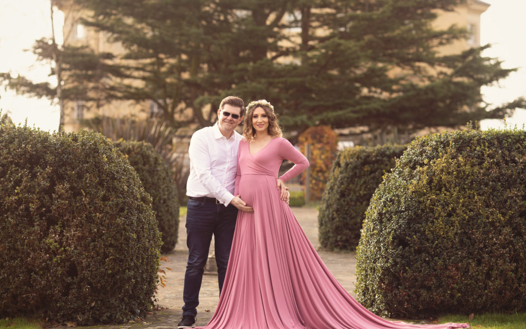 Maternity photo Kent Bumb shoot wearing pink dress
